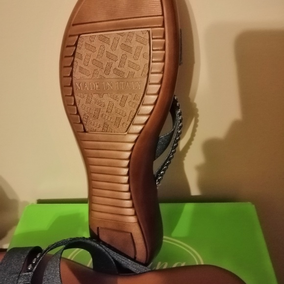 Shoes - Picture 2 of 3